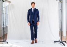 Load image into Gallery viewer, The White Fine Twill Mid-Spread Dress Shirt Dress Shirt- Ledbury